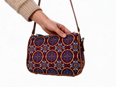Rosette Brocade, Silk-Road Glow (22 × 14 cm)