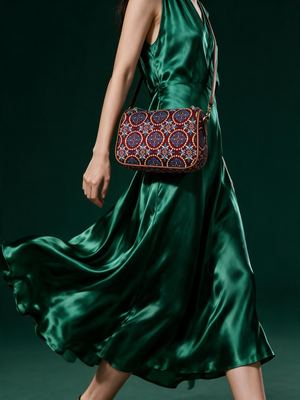 Rosette Brocade, Silk-Road Glow (22 × 14 cm)