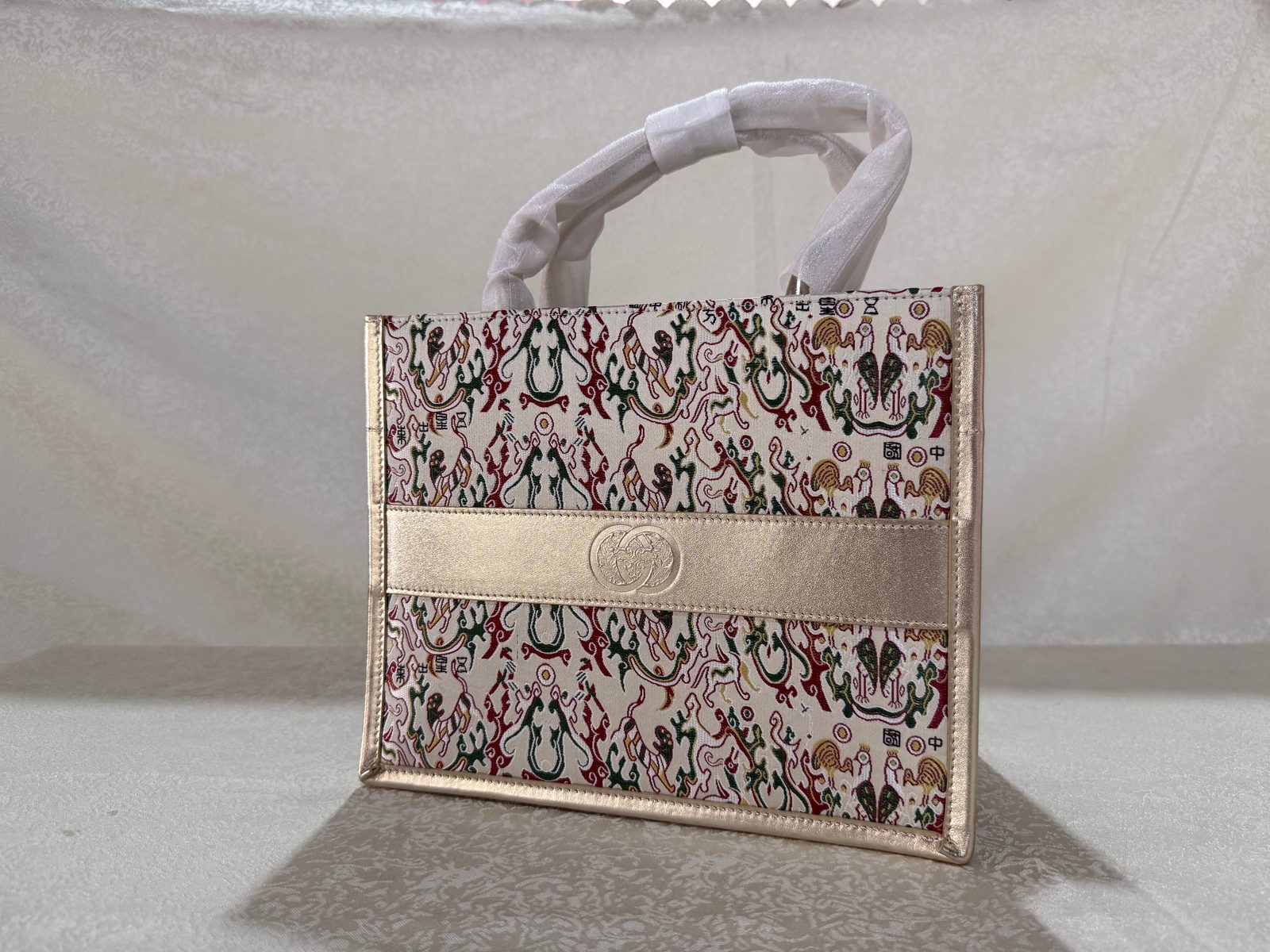 Shu Brocade Tote Handbag, "Five Stars out of the East" pattern.
